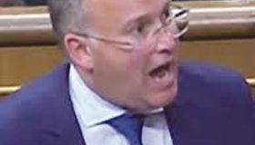 Miguel Tellado, número dos del PP, hablando...